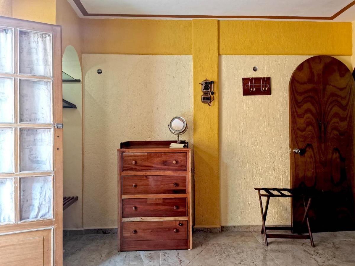 Hotel Casa Mallorca Канкун Екстер'єр фото
