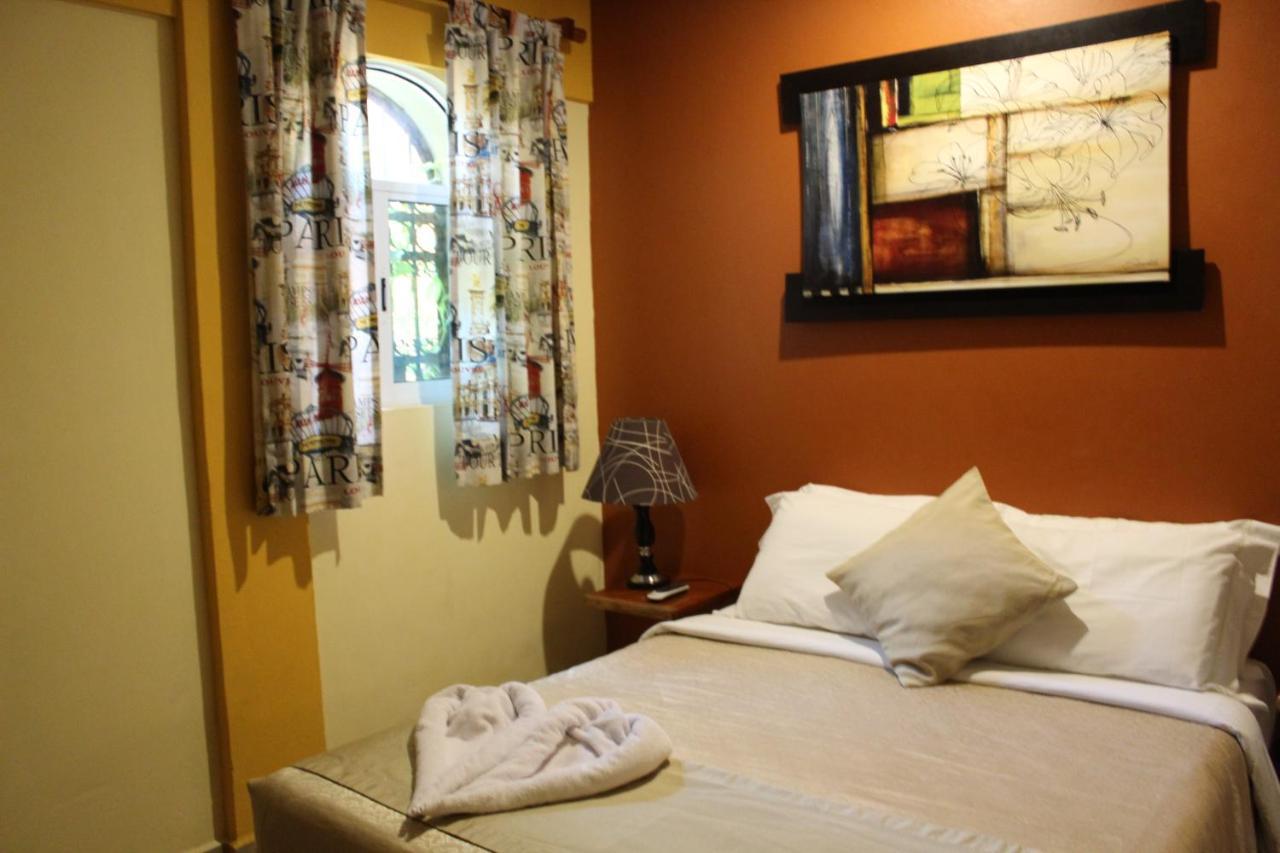 Hotel Casa Mallorca Канкун Екстер'єр фото