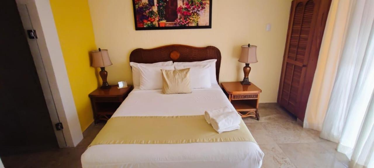 Hotel Casa Mallorca Канкун Екстер'єр фото