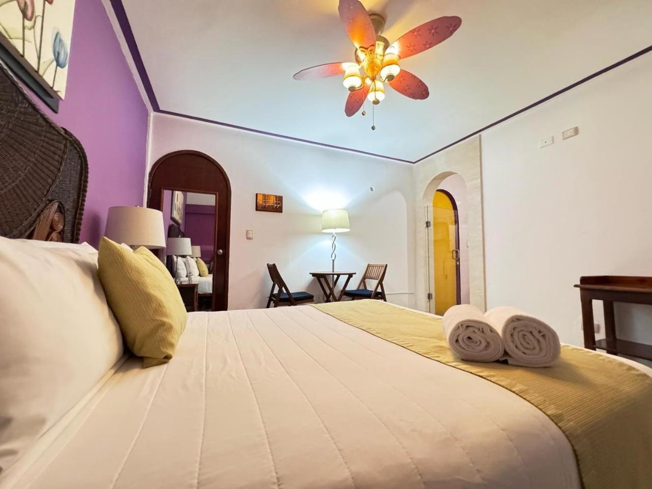 Hotel Casa Mallorca Канкун Екстер'єр фото