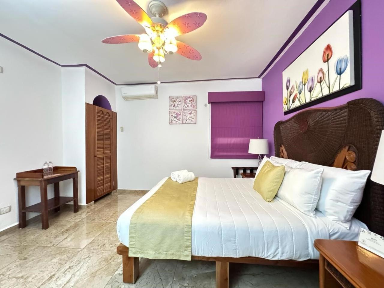 Hotel Casa Mallorca Канкун Екстер'єр фото
